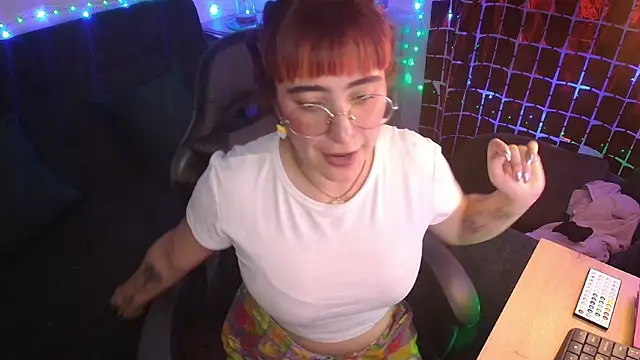 Miacatsito3 online show from 04.28.26