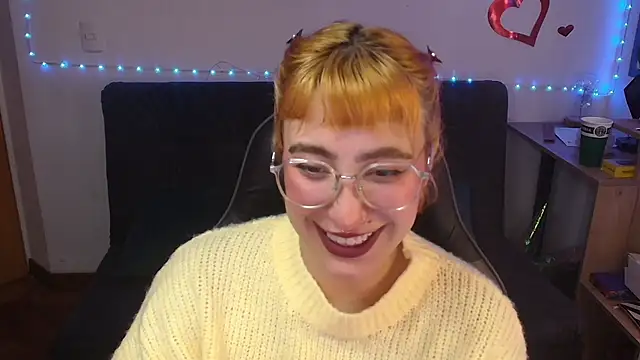 Snapshot of Miacatsito3 chatting on 06.24.26 Miacatsito3 online show from 06.24.26