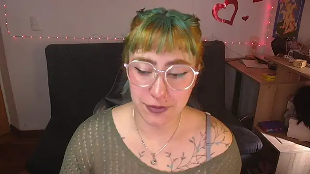 Snapshot of Miacatsito3 chatting on 07.10.26 Miacatsito3 online show from 07.10.26