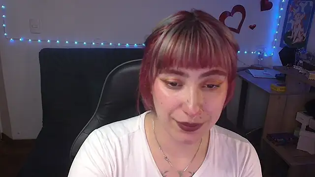 Snapshot of Miacatsito3 chatting on 07.24.26 Miacatsito3 online show from 07.24.26