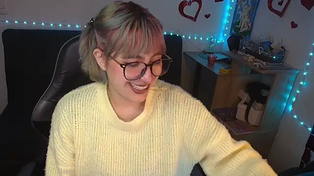 Snapshot of Miacatsito3 chatting on 08.07.26 Miacatsito3 online show from 08.07.26