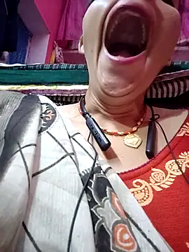 Snapshot of AnjaliKapoor chatting on 10.24.25 AnjaliKapoor online show from 10.24.25