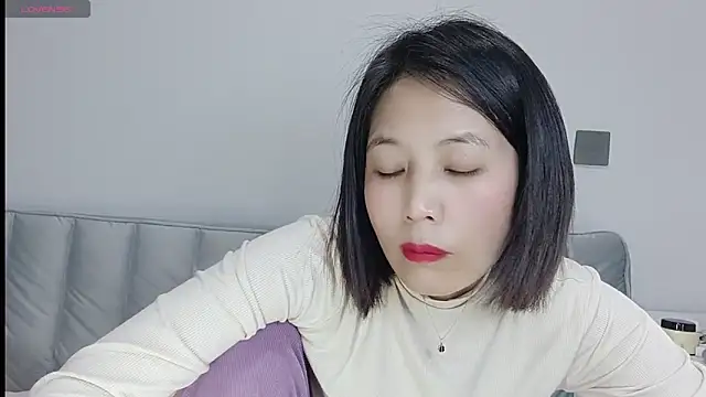 Snapshot of Miraitowa_ chatting on 02.18.26 Miraitowa online show from 02.18.26