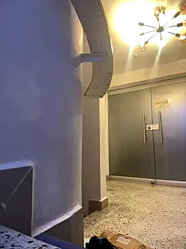 Snapshot of SienaWild chatting on 11.05.25 SienaWild online show from 11.05.25