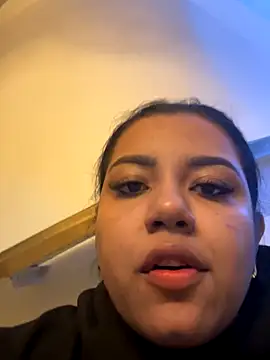 Snapshot of SienaWild chatting on 11.24.25 SienaWild online show from 11.24.25