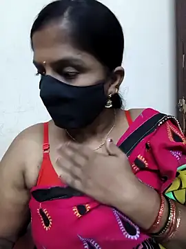 Snapshot of Sowjanya-telugu chatting on 10.26.25 Sowjanya-telugu online show from 10.26.25