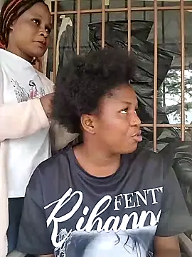 BlondieBitch online show from 11.29.25