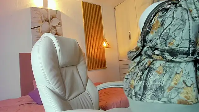 KoraRousee online show from 09.13.25