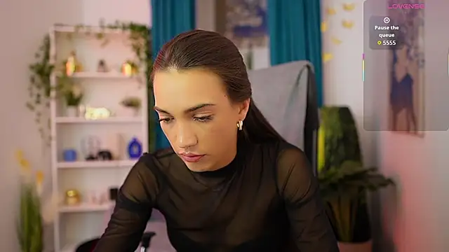 Snapshot of Alexis_Love_ chatting on 11.13.25 Alexis Love online show from 11.13.25