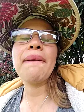 LaraCaliente online show from 09.24.25