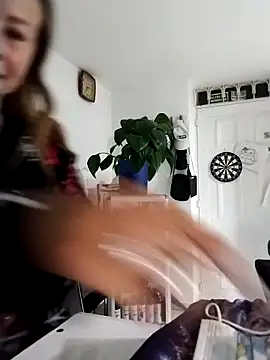 LaraCaliente online show from 10.04.25