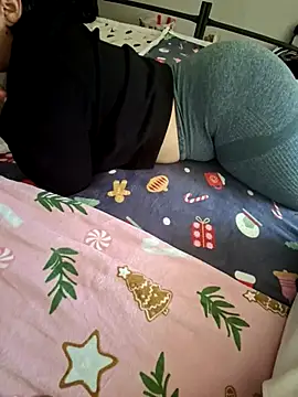 Snapshot of Teealisa chatting on 09.28.25 Teealisa online show from 09.28.25