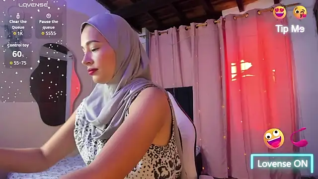 ShanaJamil online show from 11.05.25