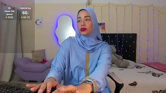 ShanaJamil online show from 04.30.26