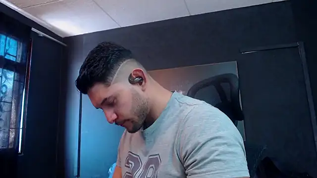 Snapshot of RichardMilleer chatting on 02.10.26 RichardMilleer online show from 02.10.26