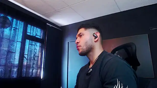 Snapshot of RichardMilleer chatting on 02.11.26 RichardMilleer online show from 02.11.26