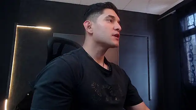 Snapshot of RichardMilleer chatting on 02.17.26 RichardMilleer online show from 02.17.26