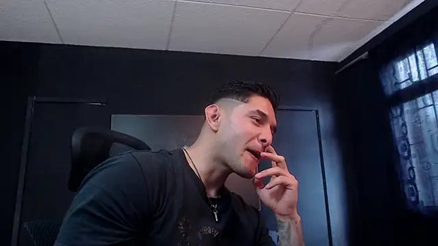 Snapshot of RichardMilleer chatting on 02.25.26 RichardMilleer online show from 02.25.26