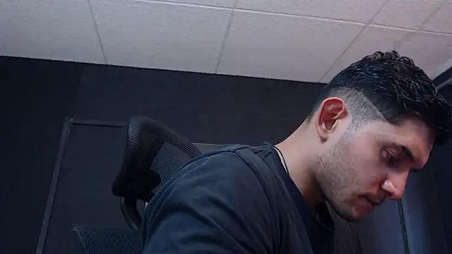 Snapshot of RichardMilleer chatting on 03.04.26 RichardMilleer online show from 03.04.26