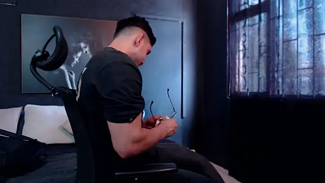 Snapshot of RichardMilleer chatting on 03.13.26 RichardMilleer online show from 03.13.26