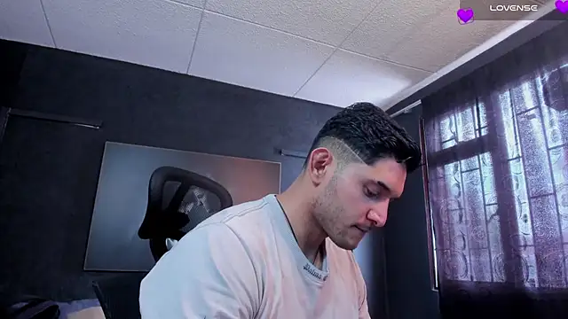 Snapshot of RichardMilleer chatting on 03.14.26 RichardMilleer online show from 03.14.26