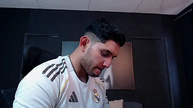 Snapshot of RichardMilleer chatting on 03.17.26 RichardMilleer online show from 03.17.26