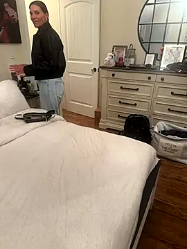 Snapshot of 3totangox chatting on 11.27.25 3totangox online show from 11.27.25