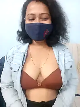 Snapshot of Deliciouskimi chatting on 12.20.25 Deliciouskimi online show from 12.20.25