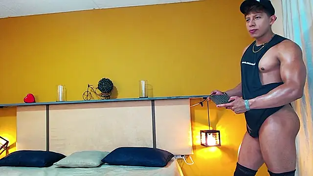 Snapshot of arnold_taylor chatting on 03.06.26 arnold taylor online show from 03.06.26