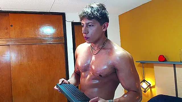 Snapshot of arnold_taylor chatting on 03.19.26 arnold taylor online show from 03.19.26