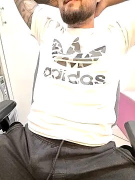 Snapshot of rola_interior chatting on 02.10.26 rola interior online show from 02.10.26