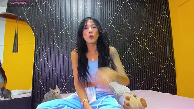 Snapshot of Miss_Ariaa chatting on 10.21.25 Miss Ariaa online show from 10.21.25