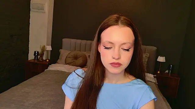 Snapshot of SallyPinkman chatting on 04.21.26 SallyPinkman online show from 04.21.26