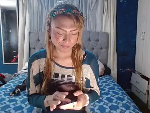 skarleth hot21 online show from 10.22.25