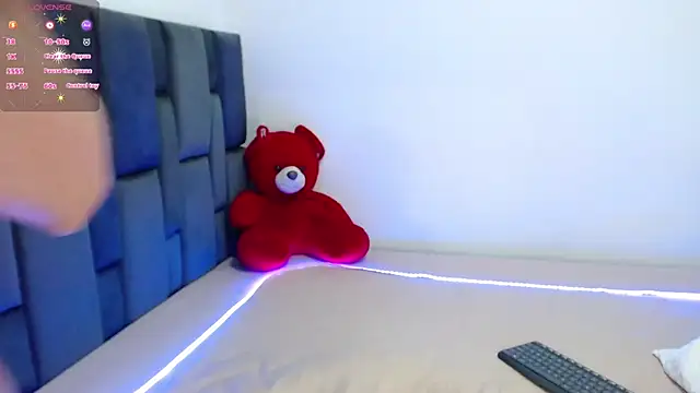 Snapshot of sara_joker chatting on 10.10.25 sara joker online show from 10.10.25