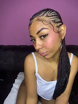 PrettyTiana  online show from 11.15.25