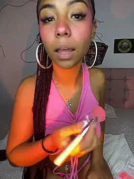 PrettyTiana  online show from 11.22.25