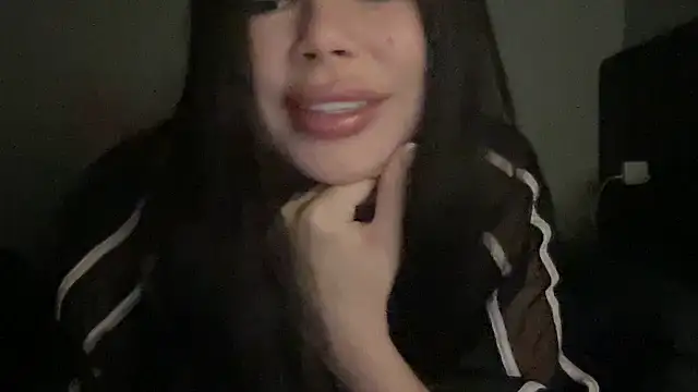 Snapshot of Orlinah chatting on 11.17.25 Orlinah online show from 11.17.25