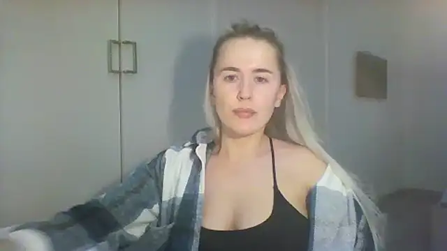 Snapshot of Frosian chatting on 09.25.25 Frosian online show from 09.25.25