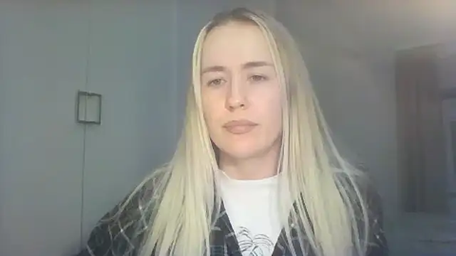 Snapshot of Frosian chatting on 10.06.25 Frosian online show from 10.06.25