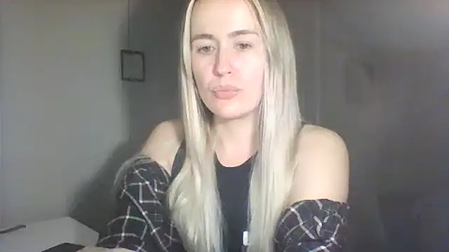 Snapshot of Frosian chatting on 10.12.25 Frosian online show from 10.12.25