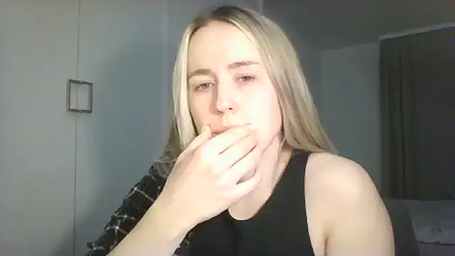 Snapshot of Frosian chatting on 10.18.25 Frosian online show from 10.18.25