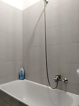 Snapshot of Kwasi-a chatting on 10.15.25 Kwasi-a online show from 10.15.25