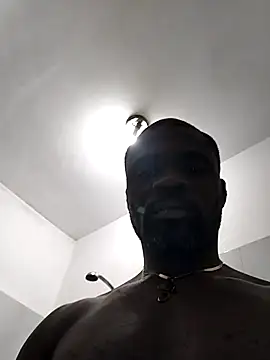 Snapshot of Kwasi-a chatting on 10.23.25 Kwasi-a online show from 10.23.25