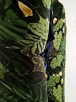 Snapshot of Kwasi-a chatting on 11.28.25 Kwasi-a online show from 11.28.25