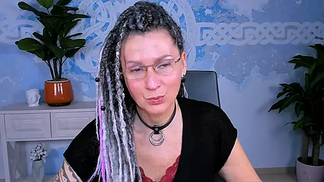 Snapshot of UmaSpace chatting on 10.05.25 UmaSpace online show from 10.05.25