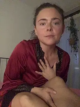 Snapshot of Mia_Winters chatting on 10.21.25 Mia Winters online show from 10.21.25