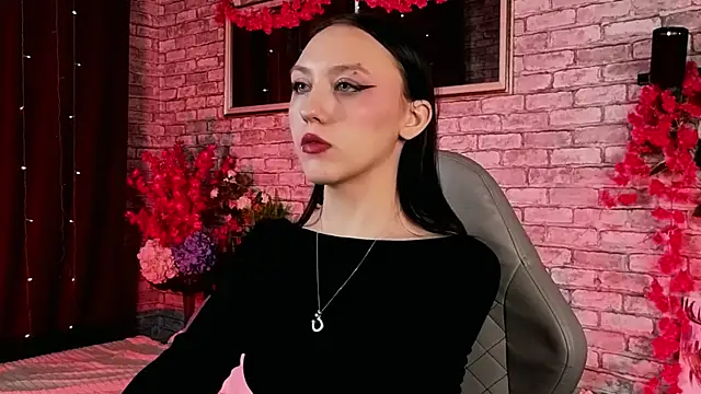 Snapshot of AdeliceLenoir chatting on 09.19.25 AdeliceLenoir online show from 09.19.25