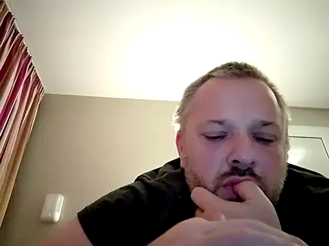 Snapshot of Yannor36 chatting on 09.17.25 Yannor36 online show from 09.17.25