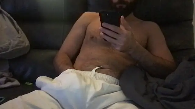 Snapshot of flambeur93 chatting on 11.02.25 flambeur93 online show from 11.02.25